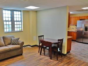 Residential-Coordinator 's-Apartment-Blacksburg-Virginia